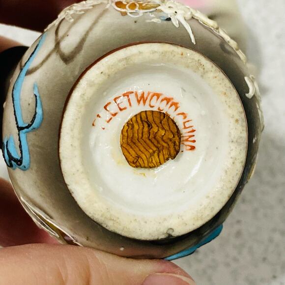 Vintage Dragonware Porcelain Shakers (2) roly-poly shape signed Fleetwood Japan - Picture 4 of 9